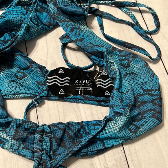 ❗️FINAL❗️ 🆕 ZAFUL Blue Snakeskin Cinched V Neck Bikini S/4 - Picture 6 of 6